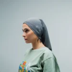 اسکارف ورزشی سی سو با نوار استپ گیر برای فعالیت ورزشی- تن مدل