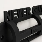 نگهدارنده مدال Never Give Up با طراحی مدرن و نصب دیواری