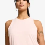 تاپ زنانه ورزشی دکتلون با طراحی آزاد و مناسب تمرین-یقه